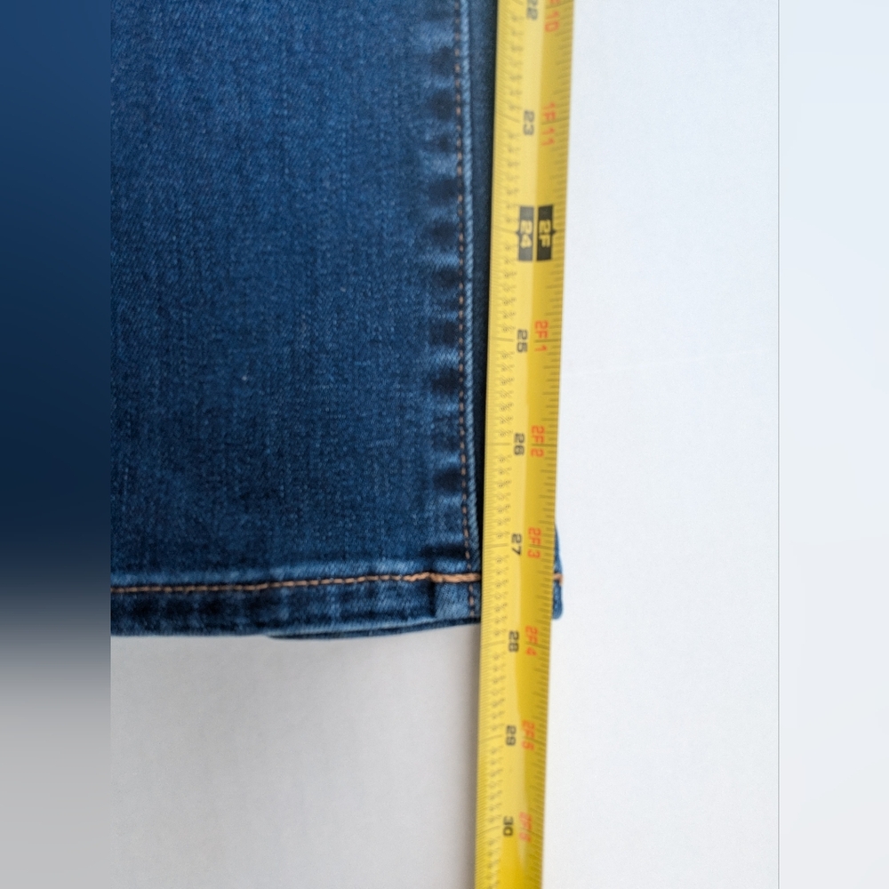 Old Navy Mid Rise Kicker Bootcut 2 Pair Medium & Dark Wash Jeans Size 6 Petite - Picture 10 of 16